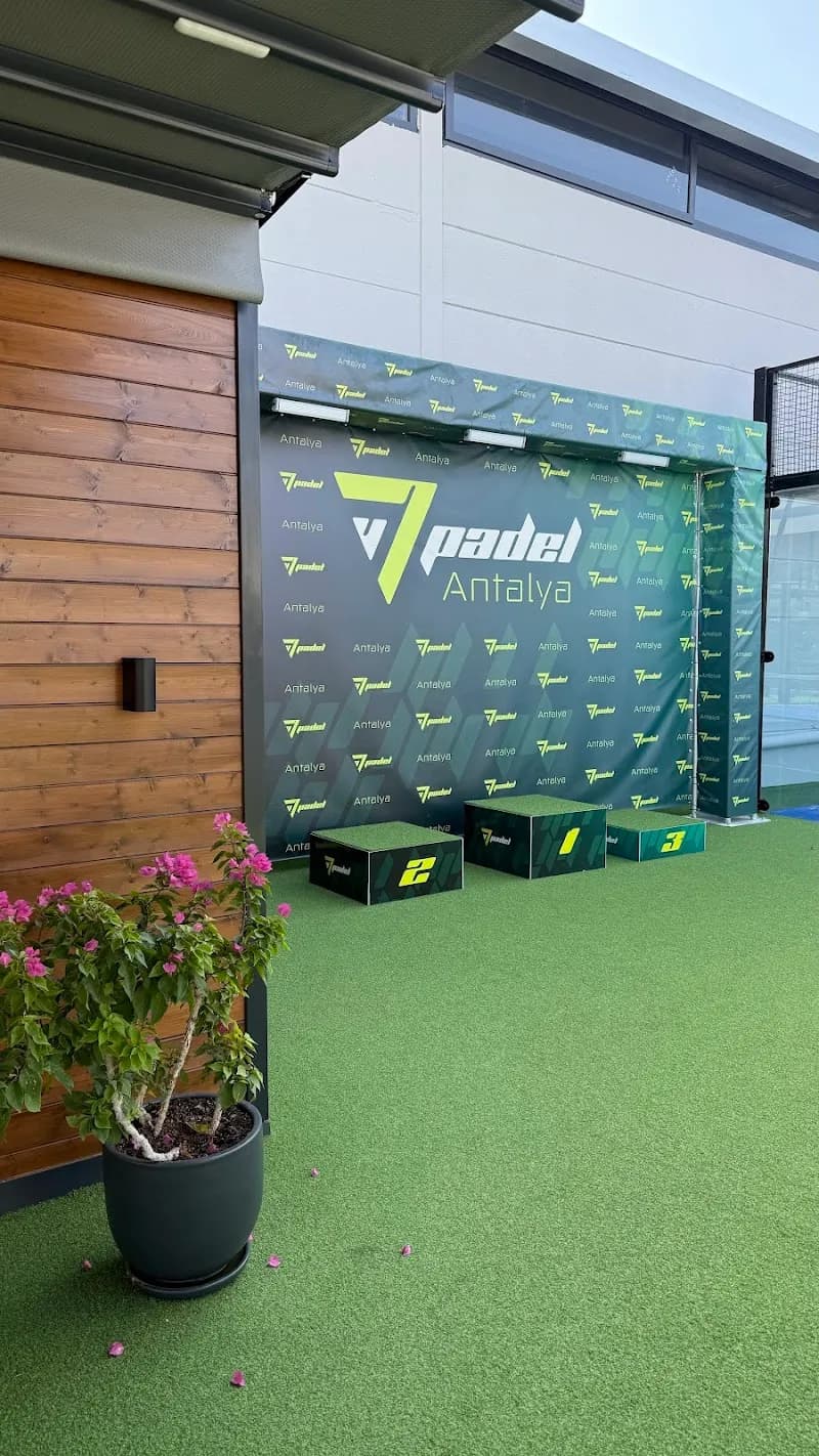 V7PADEL Antalya padel kortu